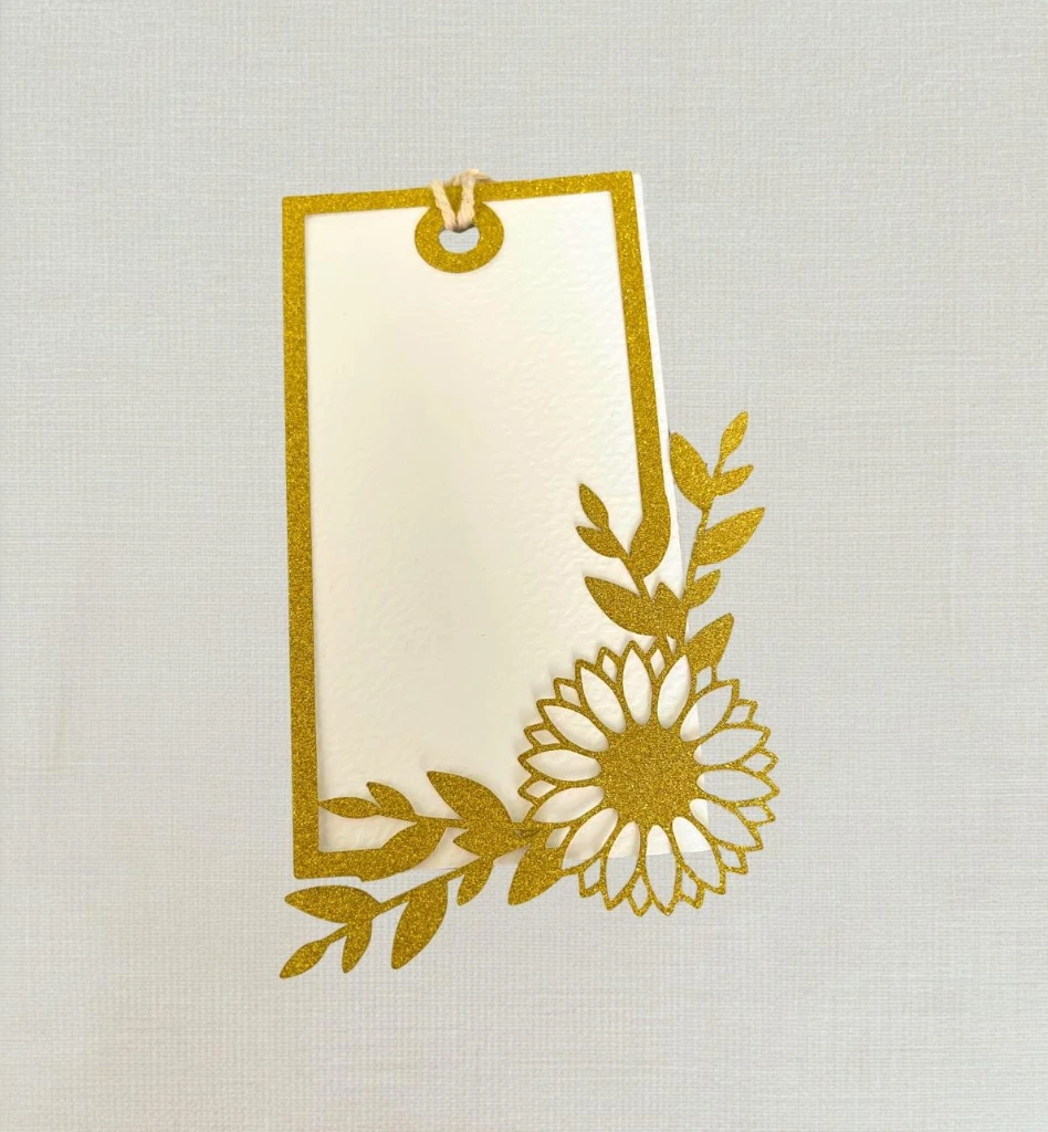 Tag-Gold-Blume-flower-filigran.webp