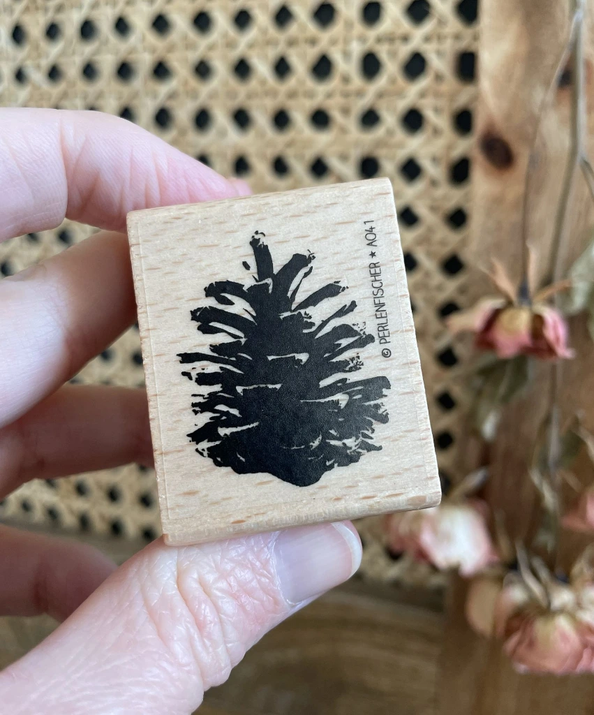 Stempel_Winter_Tannenzapfen-6.webp